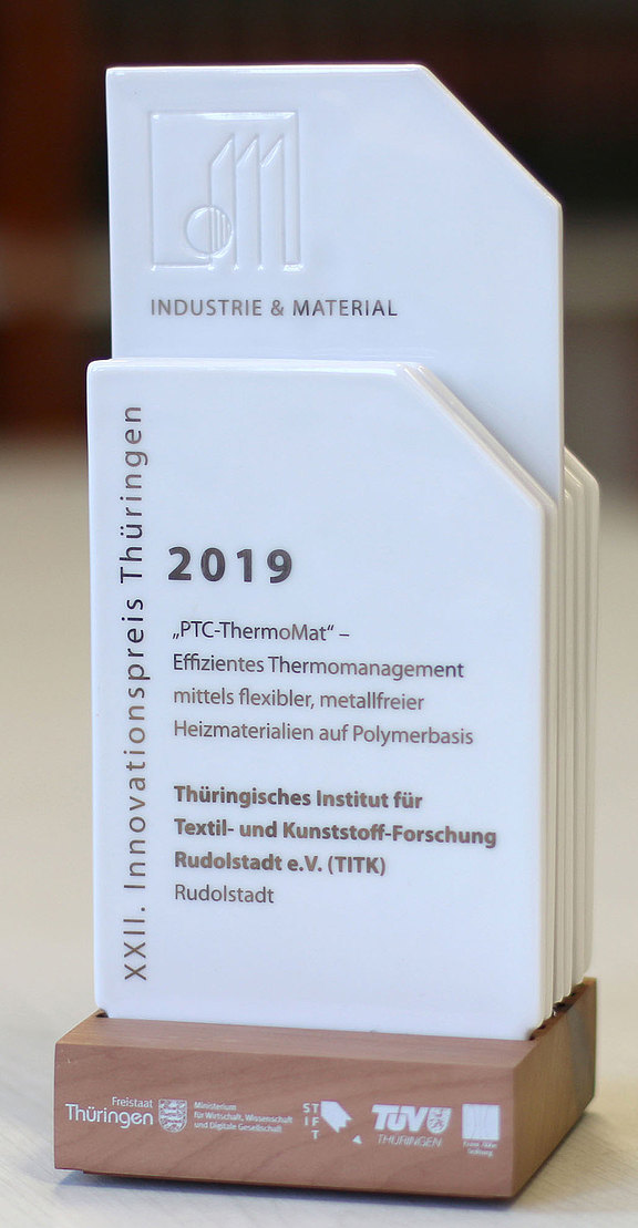 TITK_Pokal_Innovationspreis_2019.jpg 