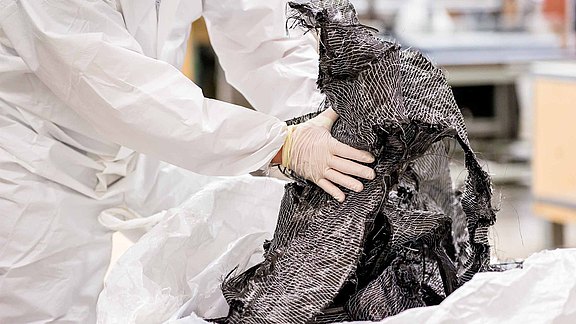 Recycling of resin-free scrim waste