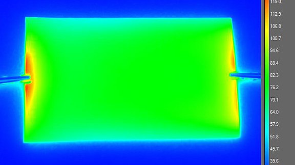 Thermal image of a CFRP injection moulding plate