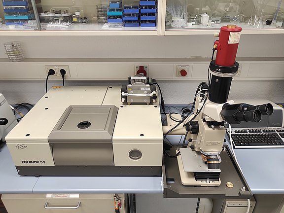 FT-IR microspectroscope